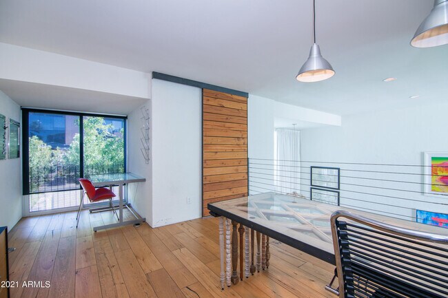 Building Photo - 3261 E Camelback Rd