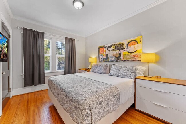 Building Photo - 800 Magnolia Ave