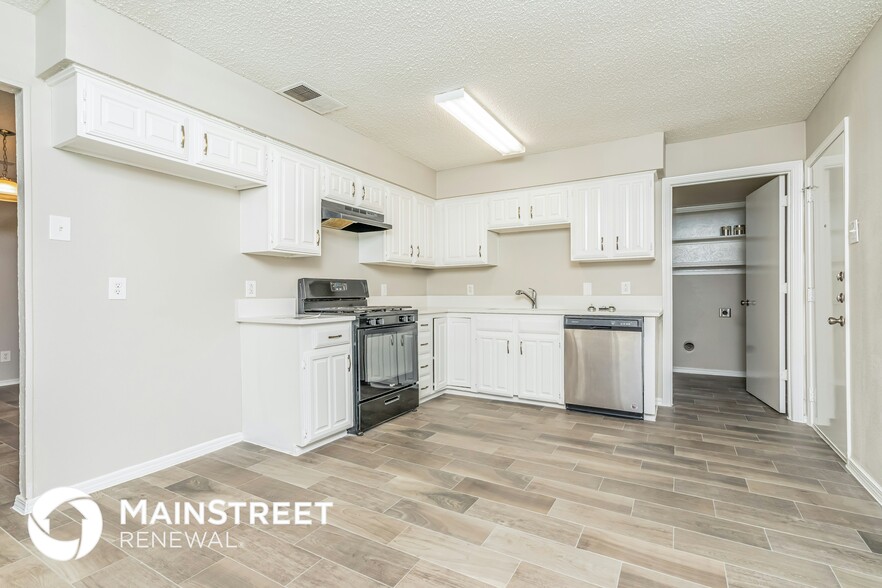 Building Photo - 1137 Wood Heights Dr