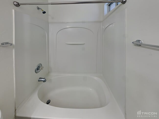 Building Photo - 31361 N Blackfoot Dr