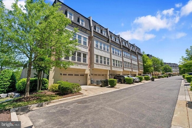 Building Photo - 500 Overlook Park Dr