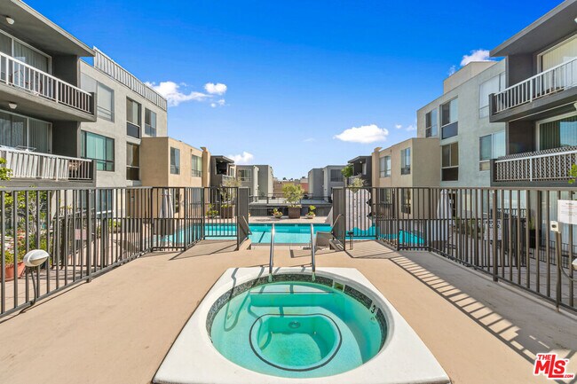 Building Photo - 1745 Camino Palmero St