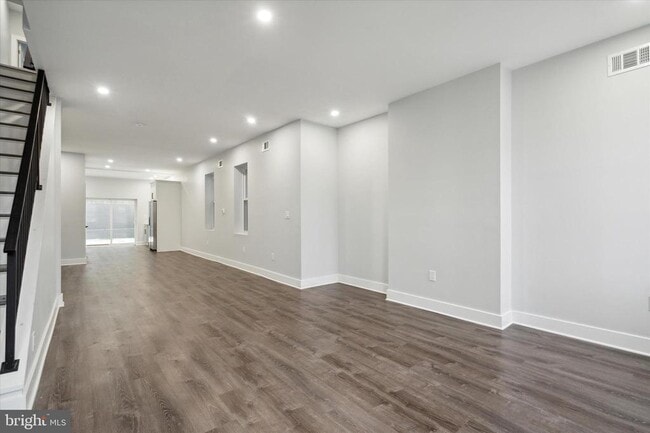 Building Photo - 2358 E York St