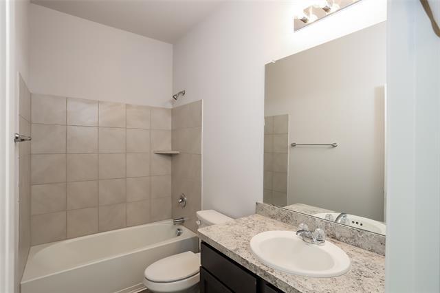 Building Photo - 5525 Shore Point Trl