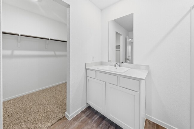 Building Photo - 40810 Hawthorne Glades St