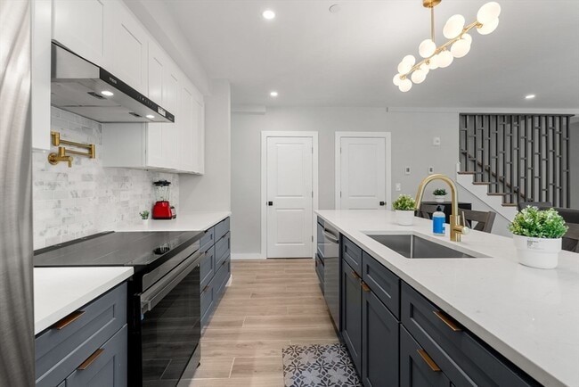 Building Photo - 59 Perrin St