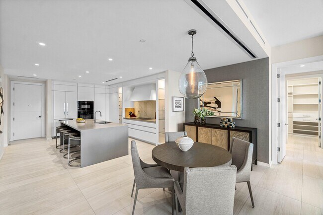 Building Photo - 200 SE Mizner Blvd