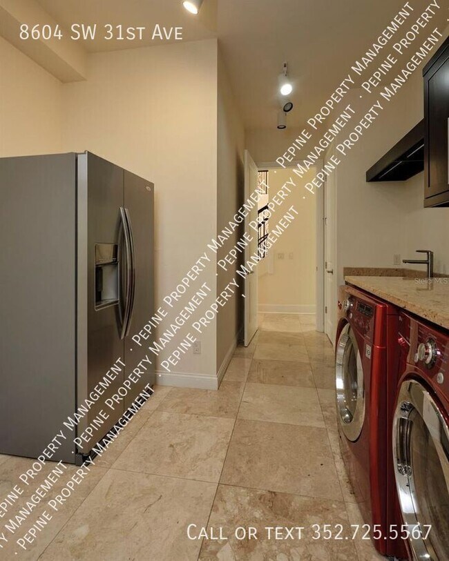 Building Photo - 8604 SW 31st Ave