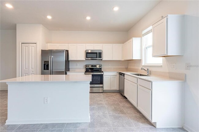 Building Photo - 462 Bogey Dr