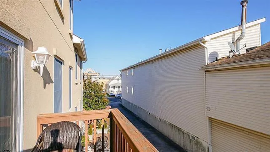 Building Photo - 10 N Adams Ave