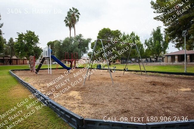 Building Photo - 3404 S Hardy Dr