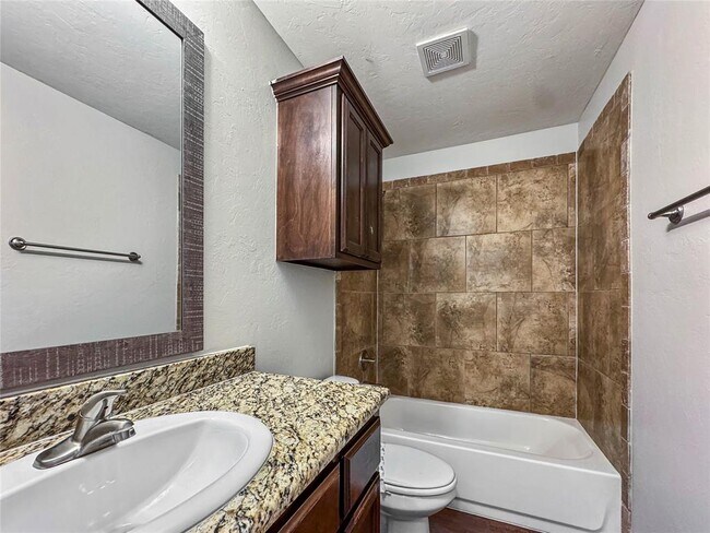 Building Photo - 1729 Everglade Ct