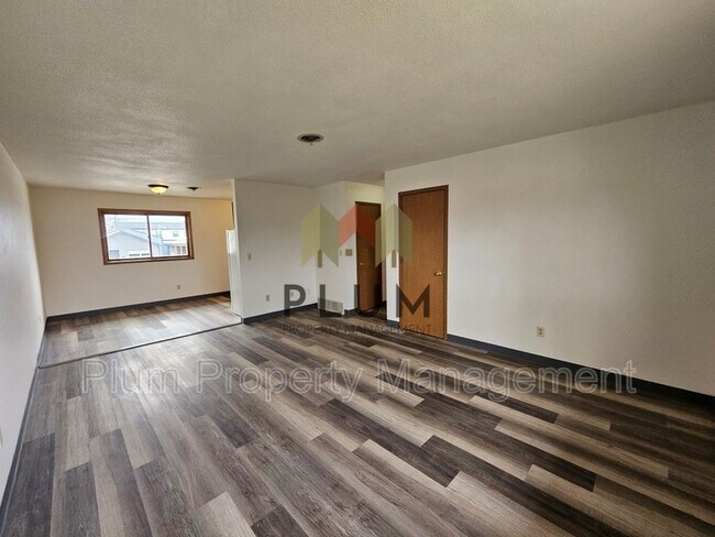 Building Photo - 2340 Fairview Ave