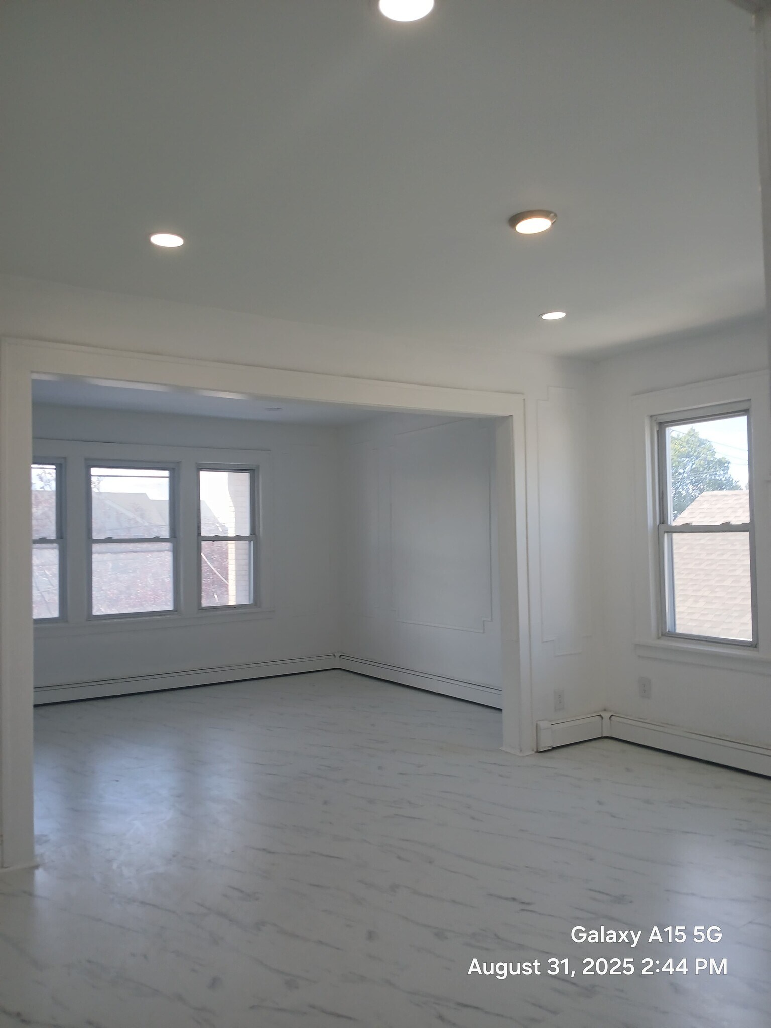 Building Photo - 247 Elm St