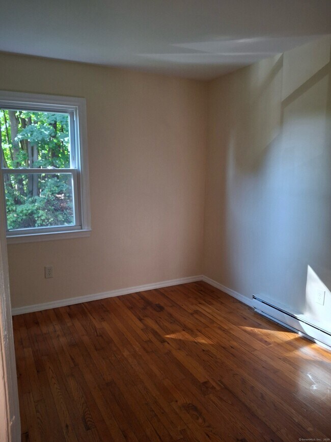 Building Photo - 14B Division St