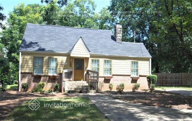 Building Photo - 914 Bouldercrest Dr SE