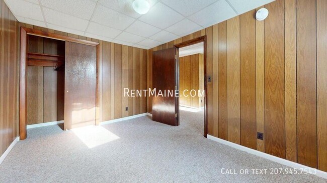 Building Photo - 282 Main St