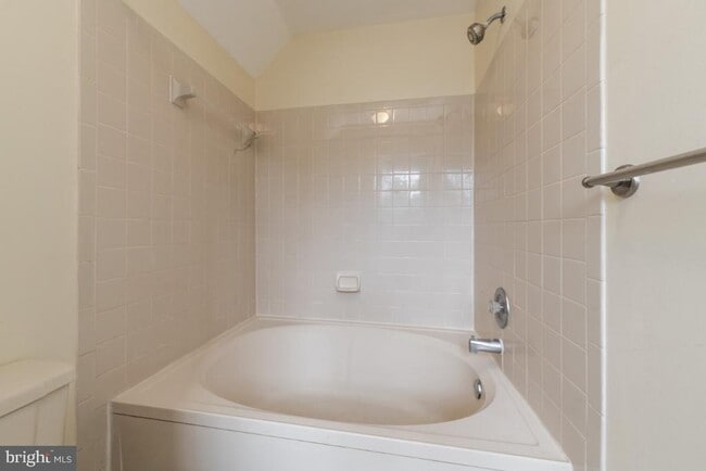 Building Photo - 8591 Harvest View Ct