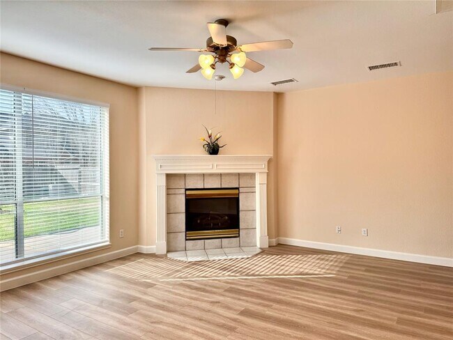Building Photo - 1818 Maidenhair Ln