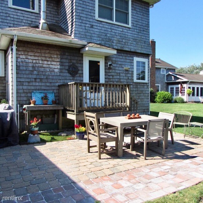 Building Photo - 3 br, 2 bath House - 46 Noble Ave