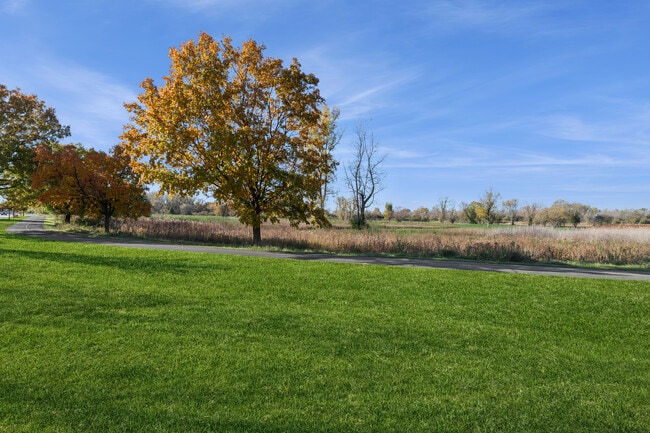 Building Photo - 837 Pahl Rd