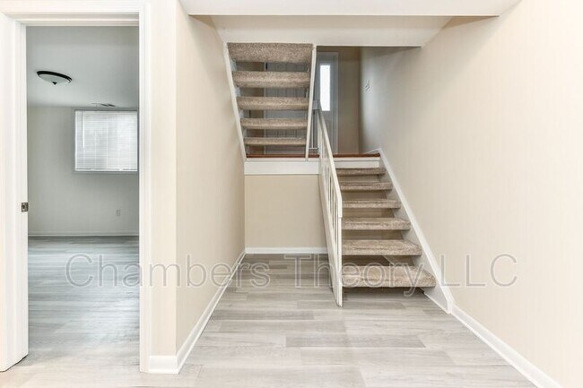 Building Photo - 8088 Edinburgh Dr