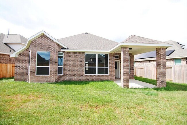 Building Photo - 30111 Twisting Springs Dr