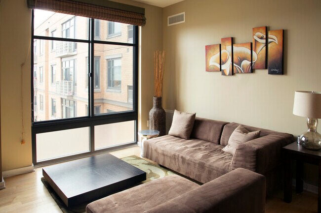 Living Room - 475 K St NW