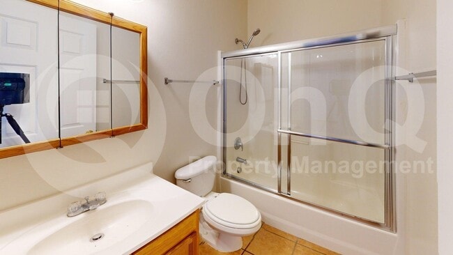 Building Photo - 4009 N Stone Ave