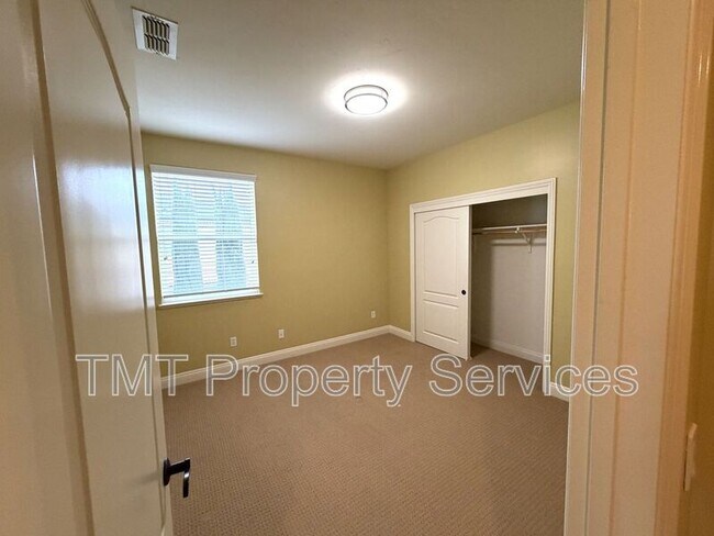 Building Photo - 6912 Riqueza Ct