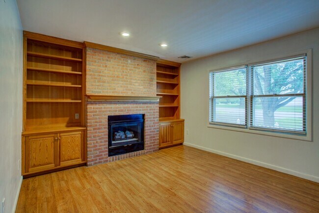 Building Photo - 2943 Weaver Rd