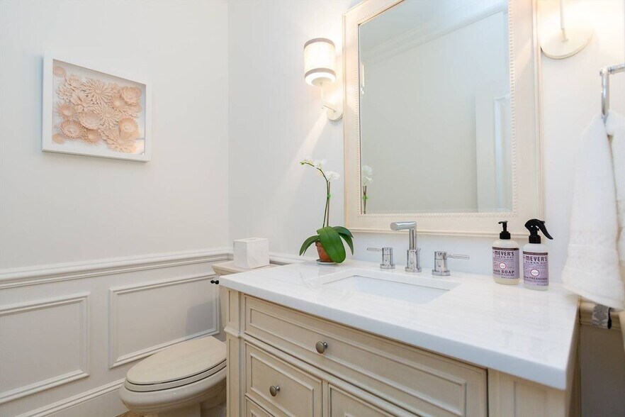 Building Photo - 50 Narrow Ln