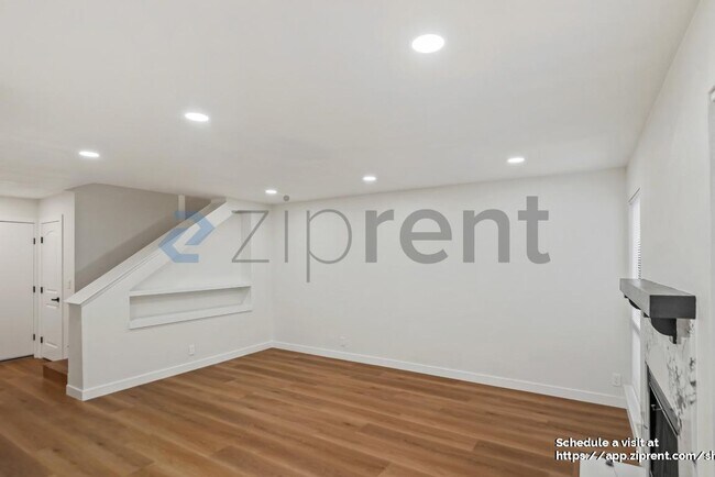 Building Photo - 1260 Sierra Village Pl