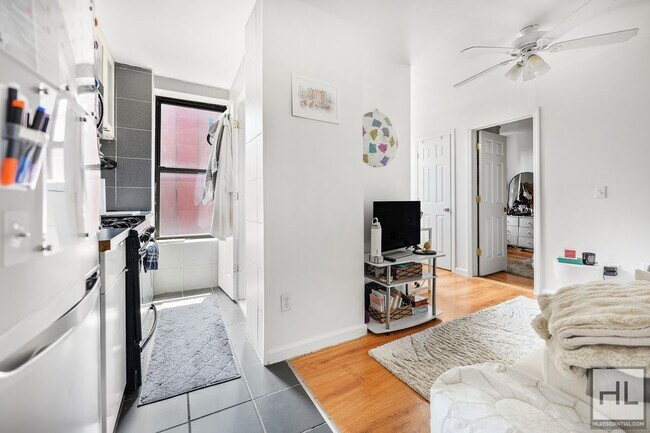 Primary Photo - MOTT STREET