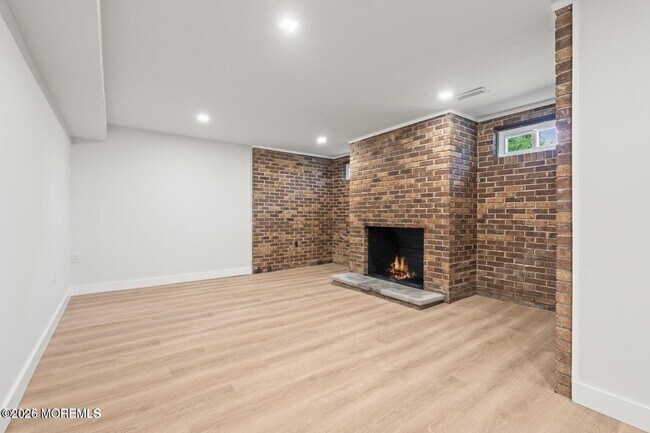 Building Photo - 441 Slocum Pl