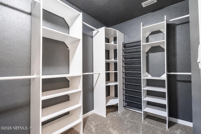 Building Photo - 2446 Oak Stream Dr