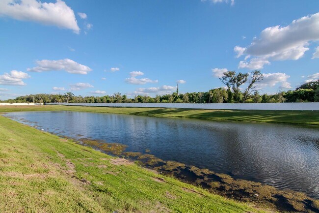 Building Photo - Modern New Construction Townhome in Desirable Lakewood Ranch – Up to 1 Month Free