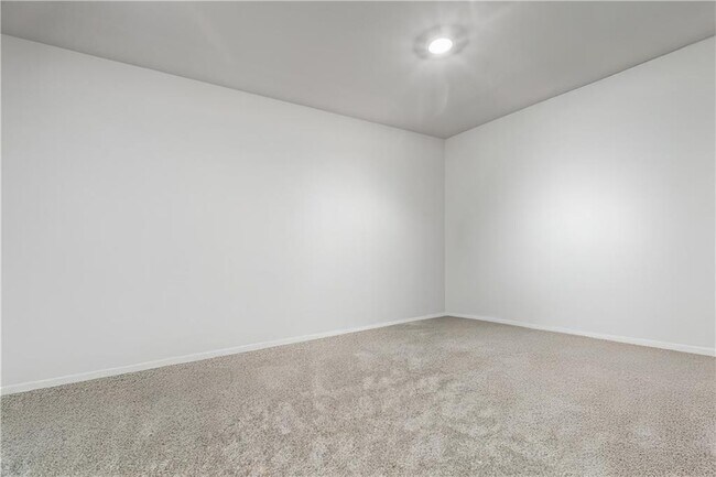 Building Photo - 107 Meander Dr