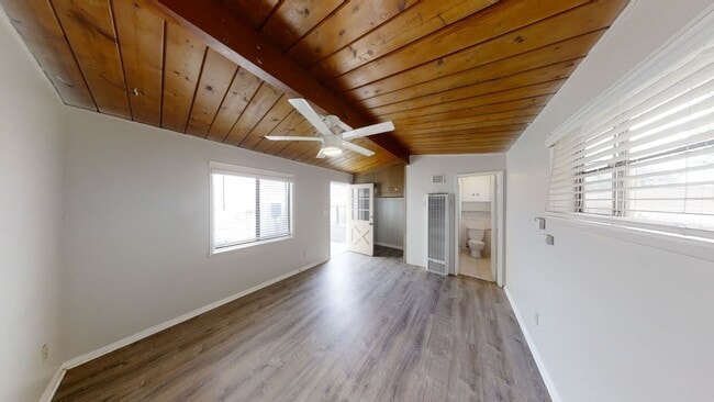 Building Photo - Remodeled 4BD/3BA, Detached Bedroom!