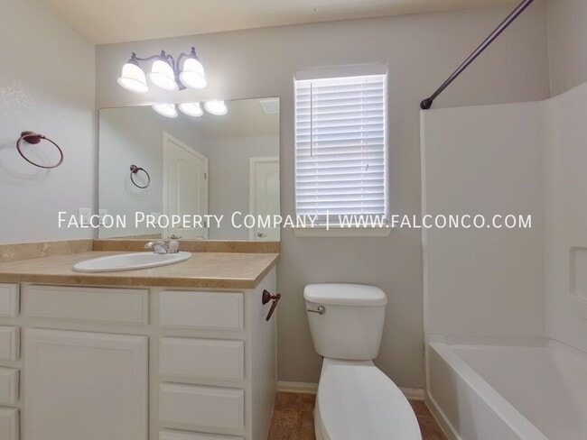 Building Photo - 6101 San Mateo Dr