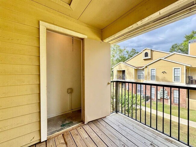 Building Photo - 8615 Mallard Reserve Dr