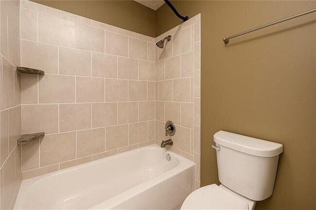 Building Photo - 424 Granville Ct
