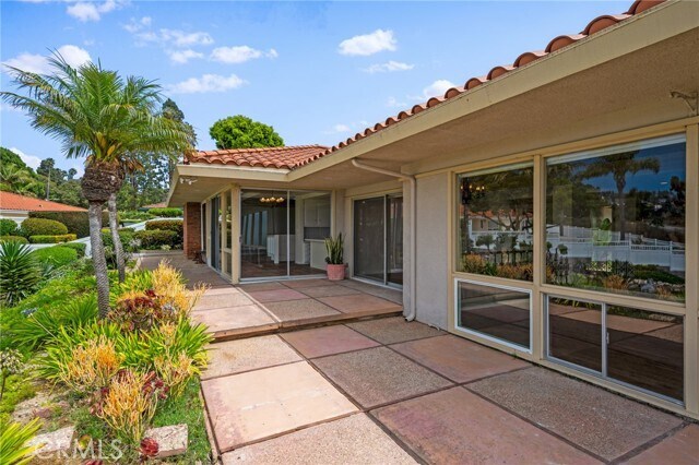 Building Photo - 7117 Avenida Altisima