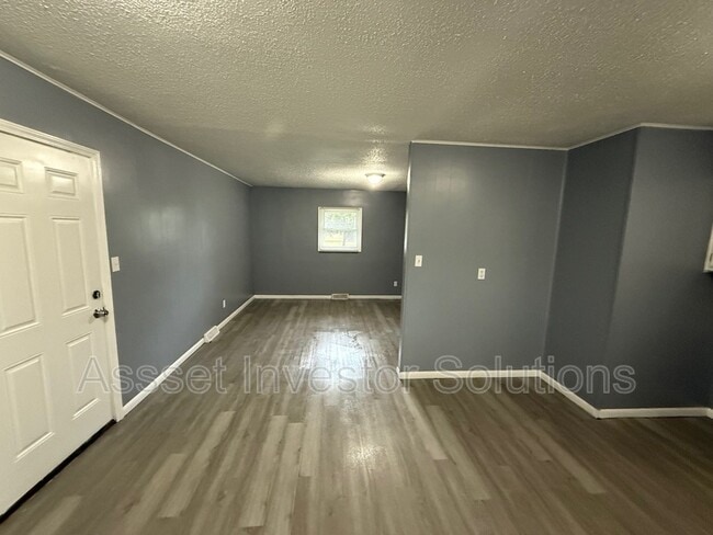 Building Photo - 11224 Lewis Ave