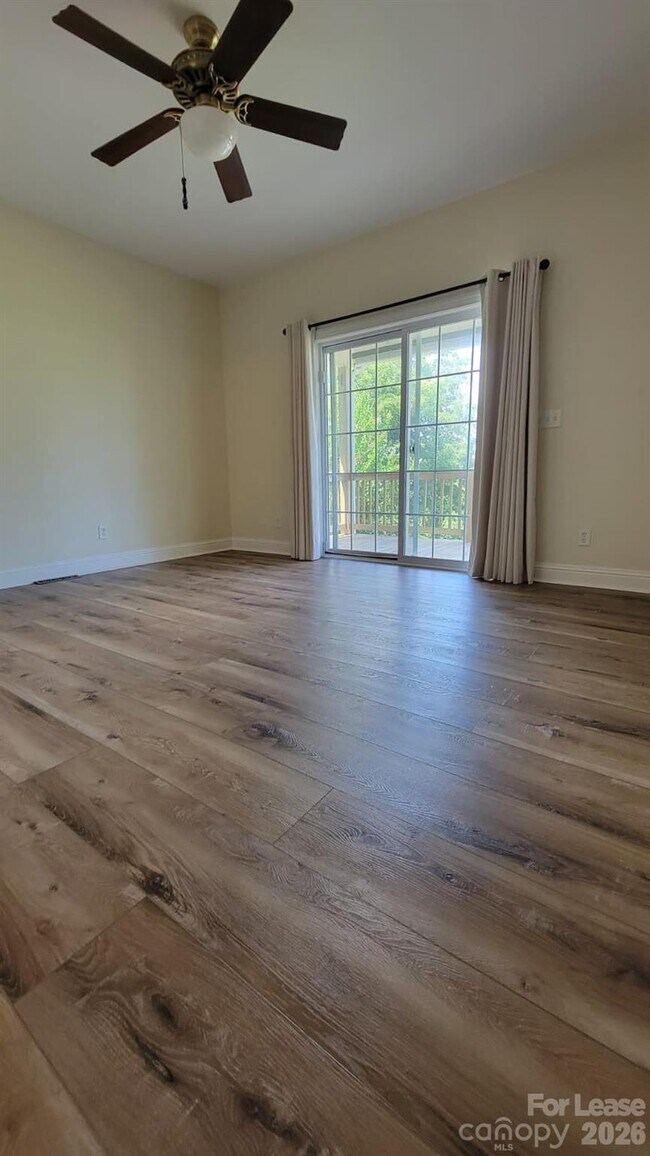 Building Photo - 137 Fern Haven Ln