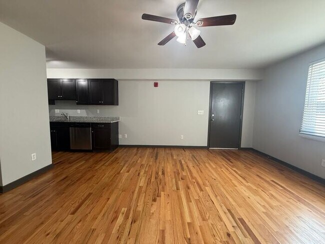 Building Photo - Remodeled Studio in Woodbine - $99 Deposit Special!