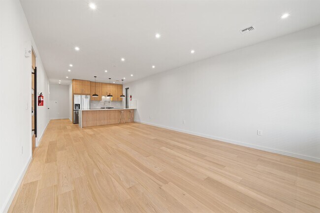 Building Photo - 339 69th St