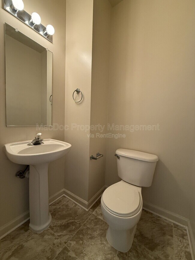 Building Photo - 11009 Bevin Dr