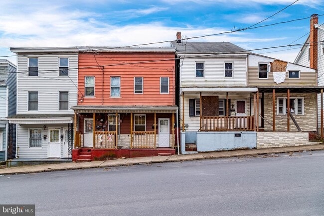 Building Photo - 134 1/2 W Spruce St