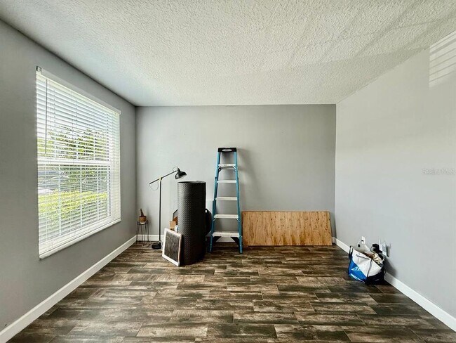 Building Photo - 3421 Santa Rita Ln